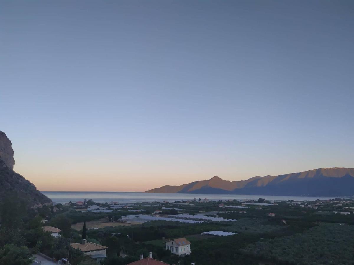 West Red Rock And View Leonidio Maisonette Studio Luaran gambar