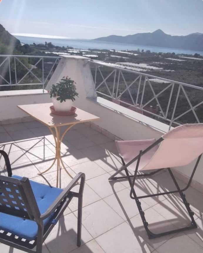 West Red Rock And View Leonidio Maisonette Studio Luaran gambar